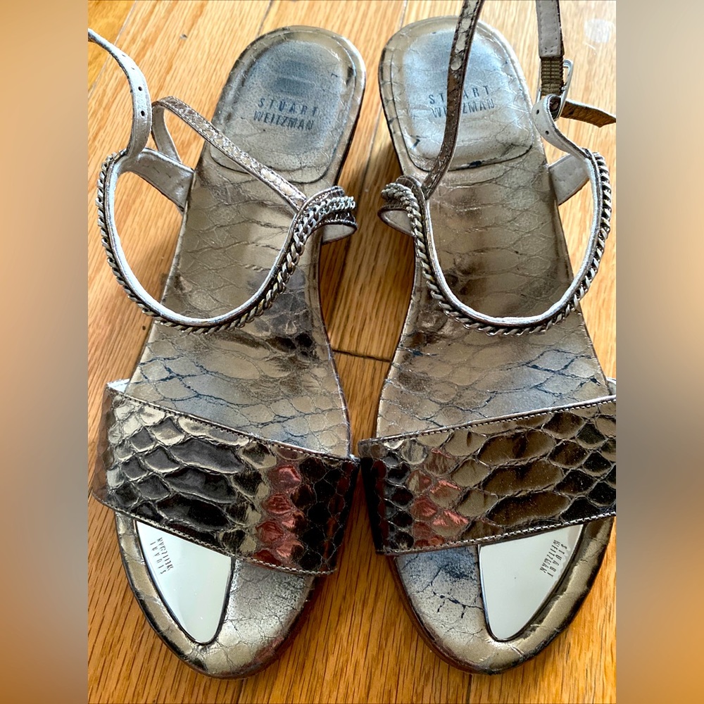 Stuart Weitzman metallic snakeskin chain accent sandals - 8